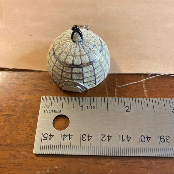 0032 Y2K Monet Enamel Igloo Trinket Box w/Matching Penguin Charm Necklace (2008) - Picture 5 of 9